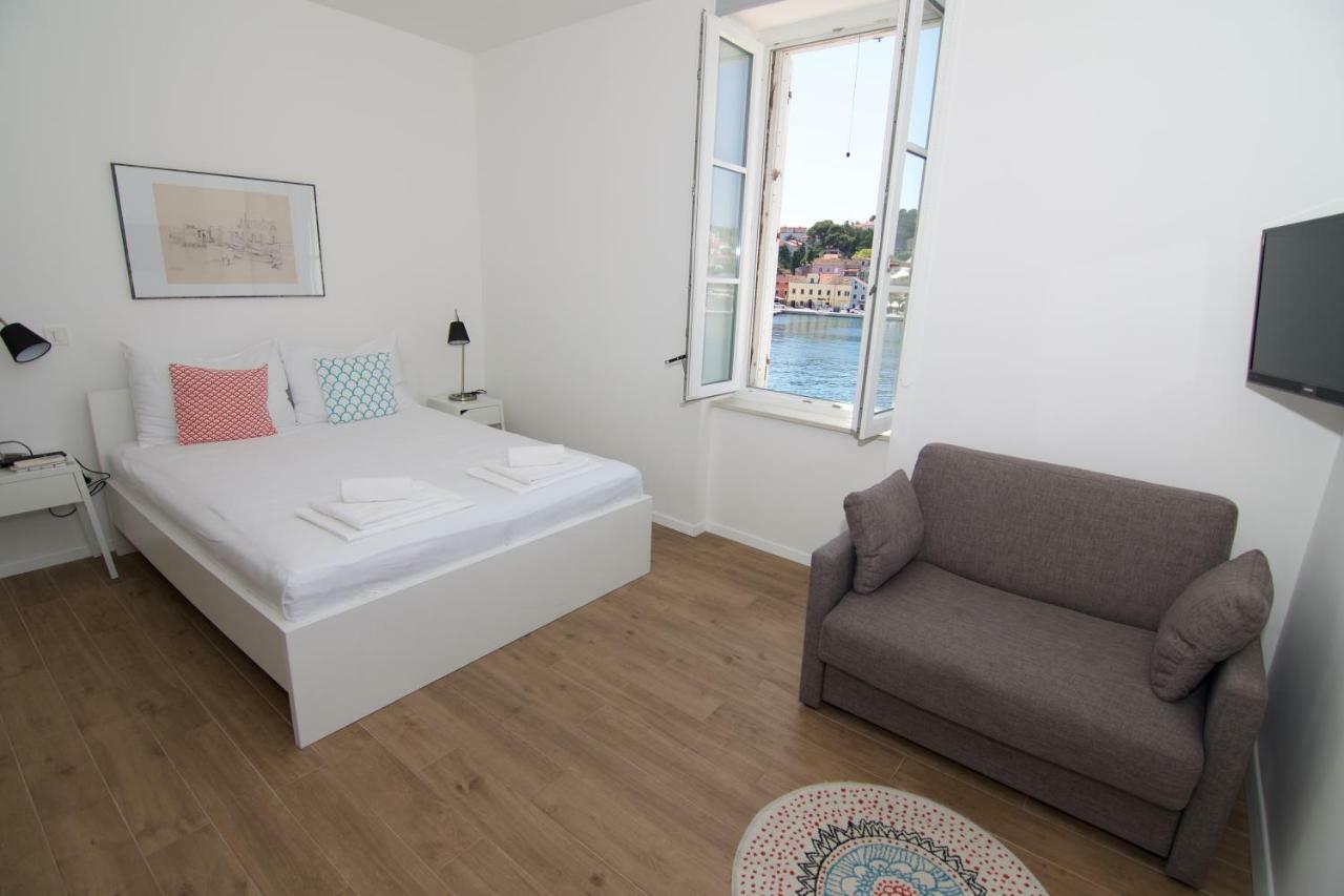 Apartments And Rooms Jospino مالي لوشينغْ المظهر الخارجي الصورة